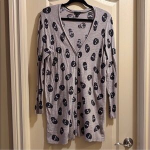 Torrid Gray Sweater with Black Skull Design